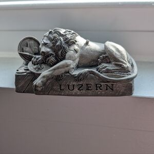 Small Replica Switzerland Lion Statue
